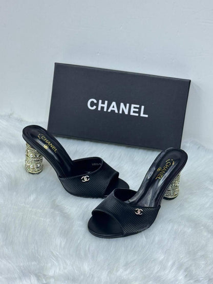 Chanel
 𝐇𝐄𝐄𝐋𝐒 𝟗-𝐂𝐌
💯high quality
Size 36-37-38-39-40-41

115 dhs💛

Zain21
♥️♥️♥️