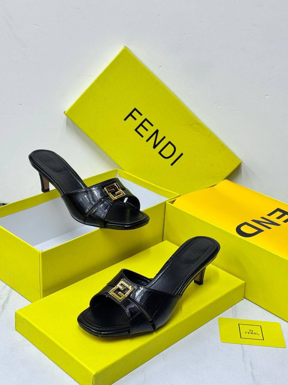 Fendi 5CM👡👡
High quality💯
Size 36-37-38-39-40-41

110 dhs🇦🇪🇦🇪

Zain21
♥️♥️♥️