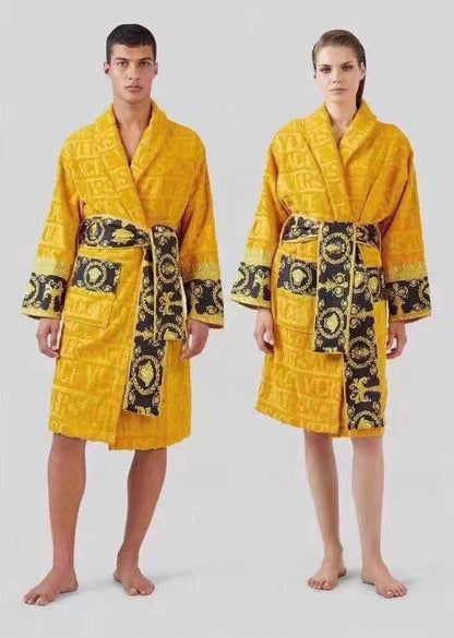 *New collections*                                                VERSACE BATHROBE

Super Master quality

Sizes:FREE SIZE

700 dhs🇦🇪🇦🇪🇦🇪

Zain308
♥️♥️♥️