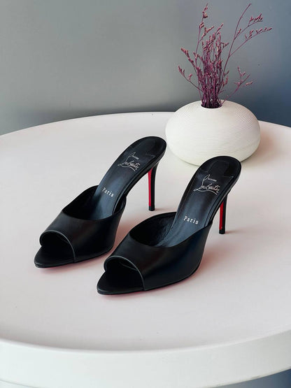 Christian Louboutin
𝑪𝒉𝒓𝒊𝒔𝒕𝒊𝒂𝒏 𝑳𝒐𝒖𝒃𝒐𝒖𝒕𝒊𝒏🤍❤️💛🖤
Size 36-41
_Super master high quality_🪡
470 dhs✅

Zain176
♥️♥️♥️