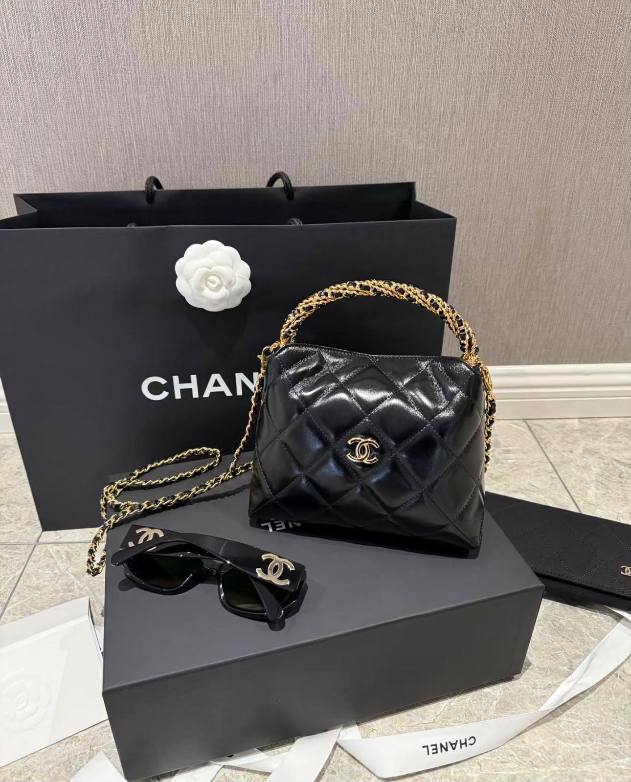 Chanel
100 dhs🇦🇪🇦🇪
good-quality with box

Zain35
♥️♥️♥️