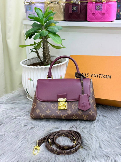 LV

SIZE  23CM 
With BOX

110 dhs🇦🇪🇦🇪

Zain51
♥️♥️♥️