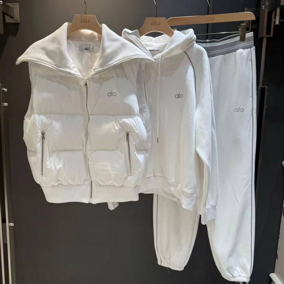 Alo Set
Available 😍😍😍 
450 dhs💓

Zain262
♥️♥️♥️