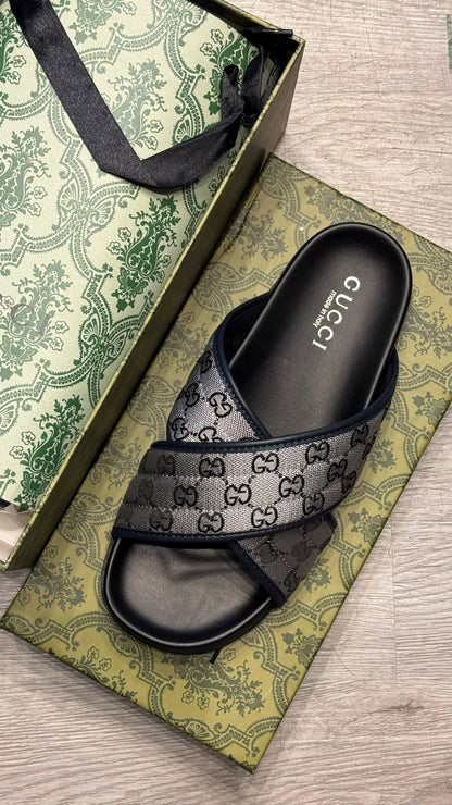 Gucci
Size 40 TO 45
120 dhs✅

Zain183
♥️♥️♥️