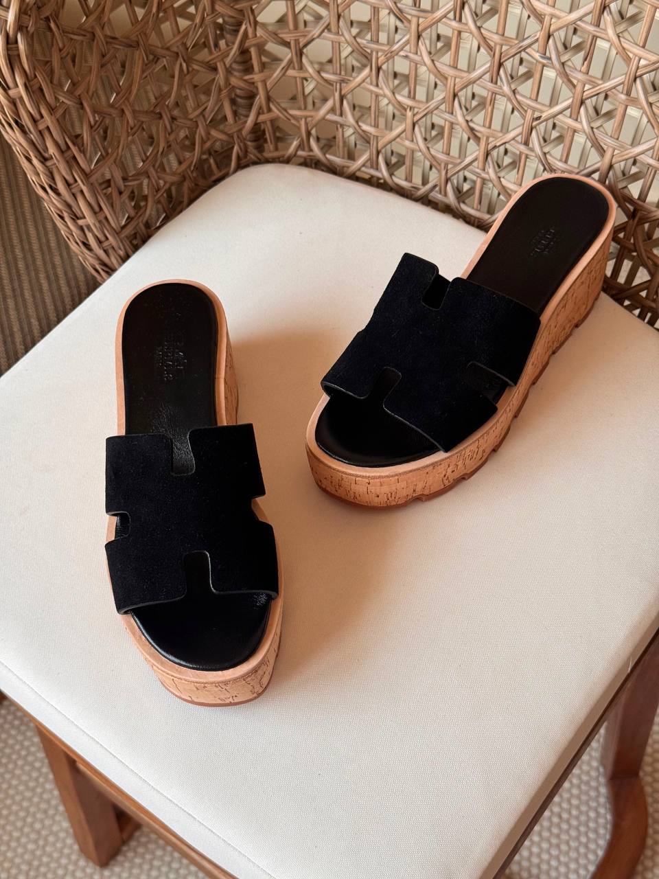 HERMES 
✨ Collection
👠 36–41
💎 Premium Quality
🔥 Super Master
450 dhs🇦🇪🇦🇪

Zain198
♥️♥️♥️