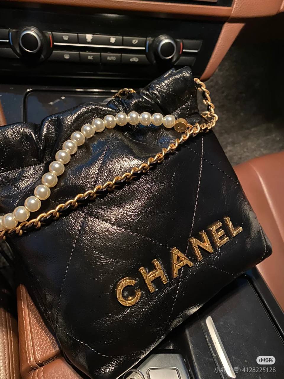 Chanel
100 dhs✅
Have box🎁
2in1
Good quality

Zain07
♥️♥️♥️