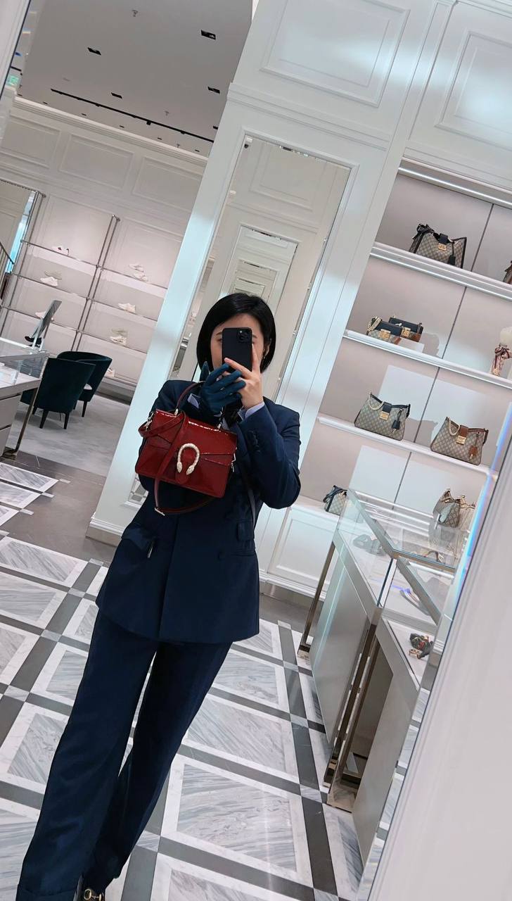 Gucci
with box
95 dhs✅

Zain38
♥️♥️♥️