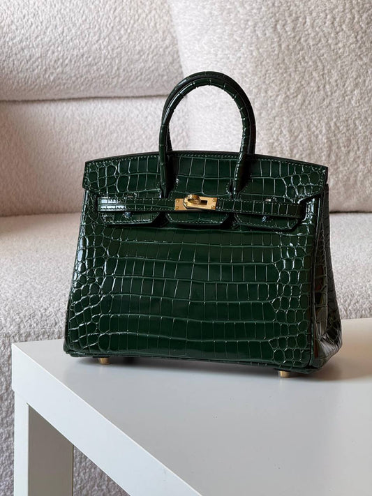 Hermes birkin croc 25cm💕master quality😍


with box❤️
🎁🎁🎁

780 dhs🪙🌨️

Zain52
♥️♥️♥️