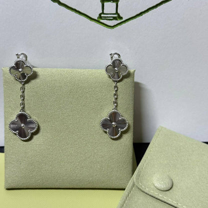 VCA ❤️‍🔥

 Earring 🐦‍🔥 2 flower 🌺 Master quality 💯

With normal box
85 dhs🇦🇪🇦🇪🇦🇪

With master box
120 dhs🇦🇪🇦🇪🇦🇪

Zain216
♥️♥️♥️
