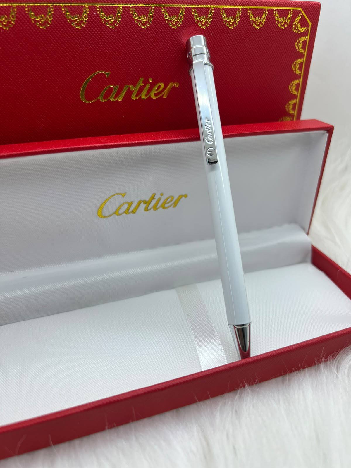 Cartier

Good quality 
55 dhs🇦🇪🇦🇪

Zain182
♥️♥️♥️