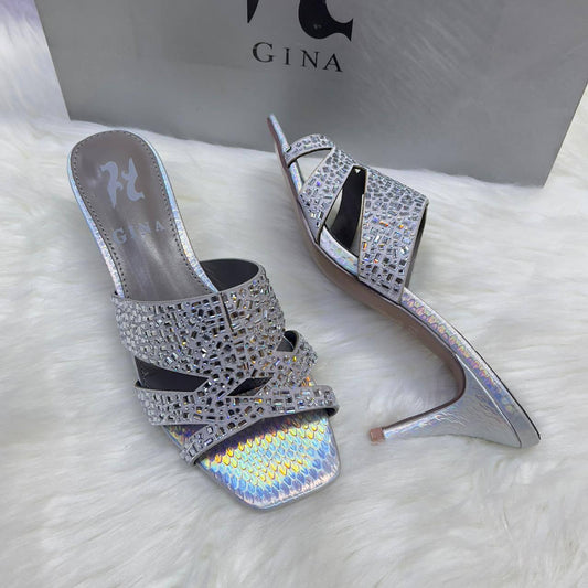 GINA 
140 dhs🇦🇪
Size 36-41 

Zain88
♥️♥️♥️