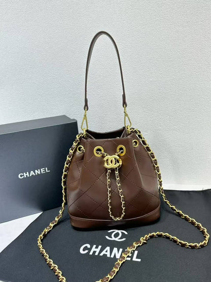 Chanel
with box
110 dhs🇦🇪🇦🇪

Zain143
♥️♥️♥️