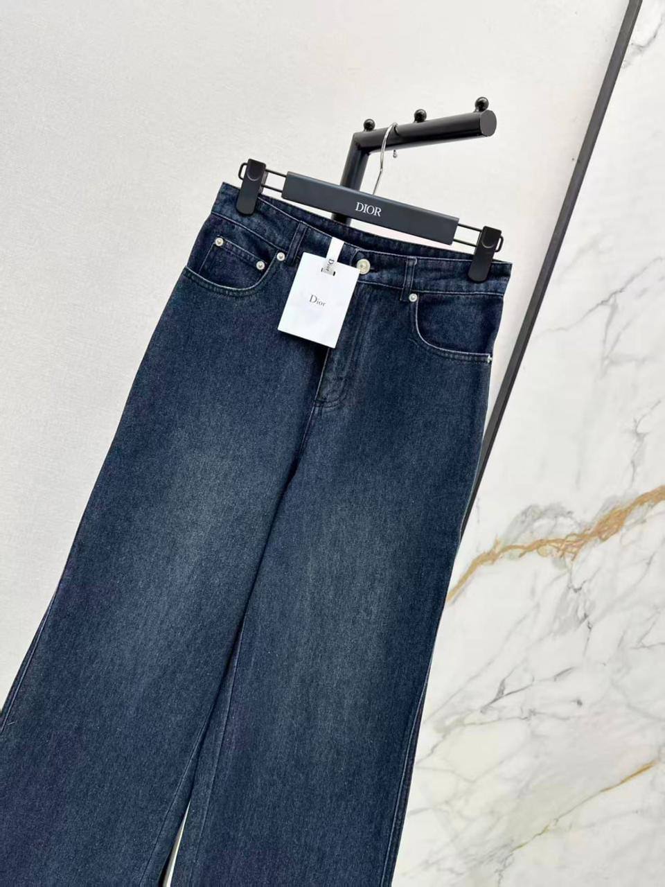 *New collections*                                                
DIOR
*Super Master quality*
*Sizes: S M L* 
570 dhs💓

Zain308
♥️♥️♥️