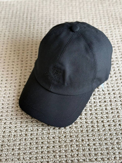 LORO PIANA
Unisex Caps
Master Quality 
190 dhs✅

Zain276
♥️♥️♥️