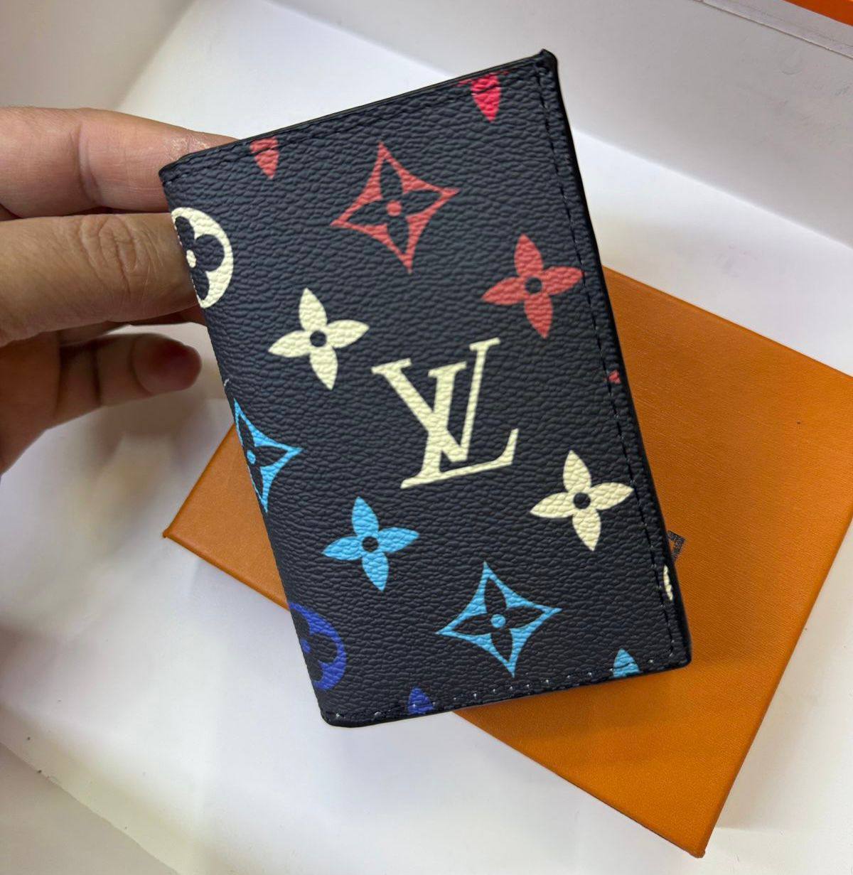 LV - Goyard 
Wallets 
With box 
🎁🎁🎁

30 dhs🇦🇪

Zain93
♥️♥️♥️
