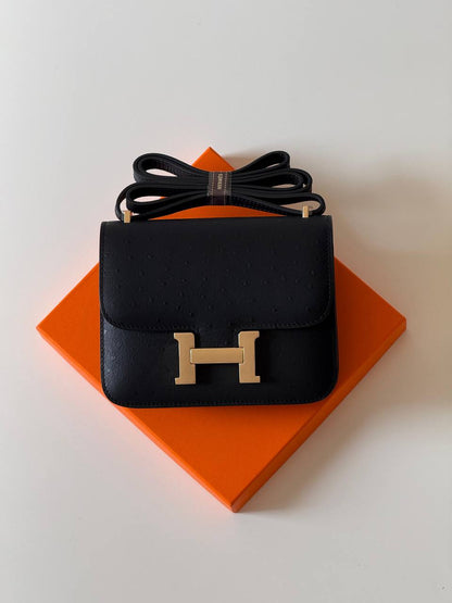 Hermes constance 18cm💕master quality😍with box❤️
340 dhs🪙🌨️

Zain52
♥️♥️♥️