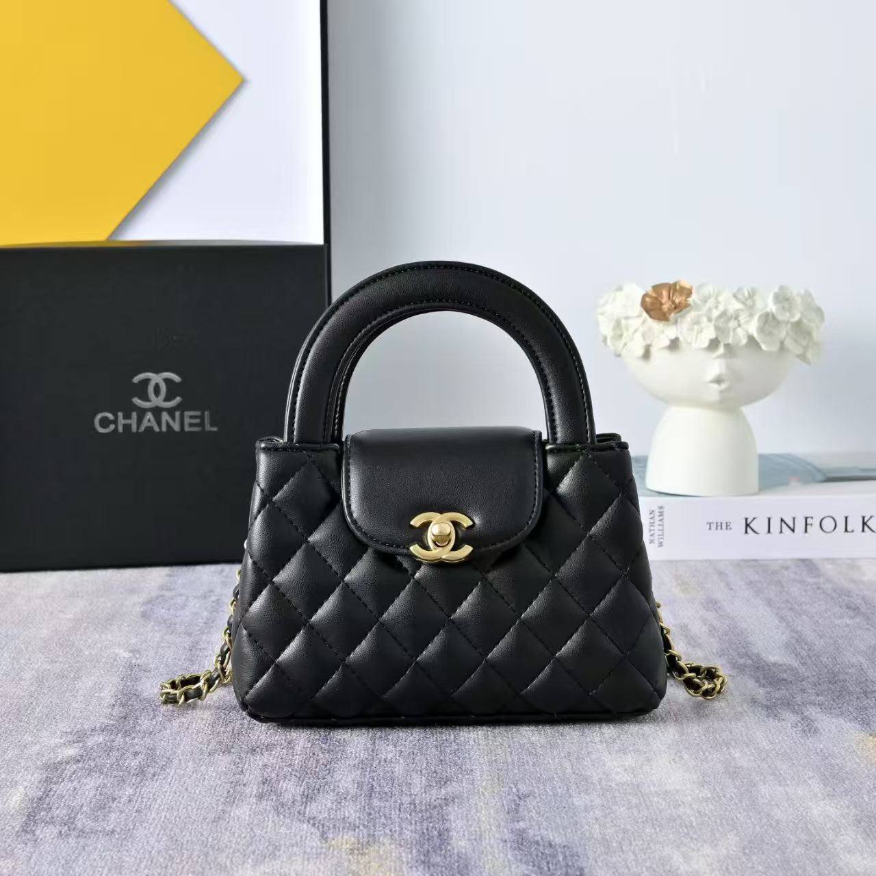 Chanel
100 dhs🇦🇪🇦🇪

Zain143
♥️♥️♥️