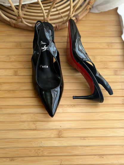 Christian Louboutin
AA Quality
𝘀𝗶𝘇𝗲: 𝟯𝟲 𝘁𝗼𝗼 𝟰2
450 dhs🇦🇪🇦🇪

Zain303
♥️♥️♥️