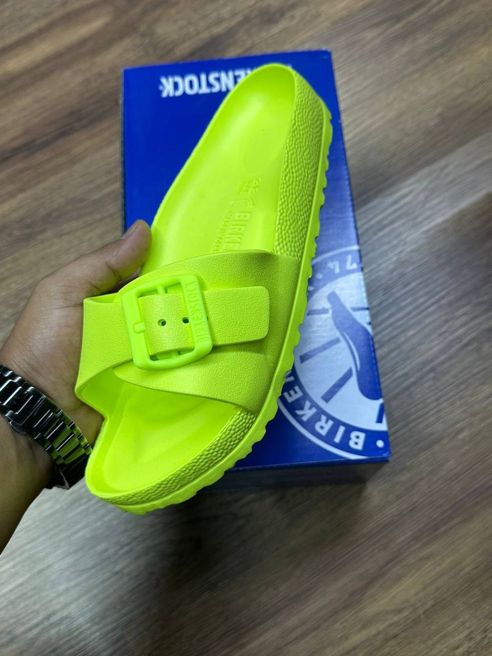 Birkenstock
Size 36 TO 41
95 dhs✅

Zain183
♥️♥️♥️