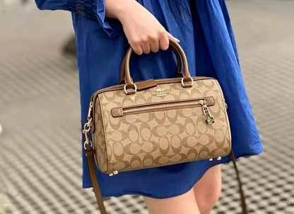 Coach Rowan

First quality + 🎁

Size : 21 * 16  cm
100 dhs🇦🇪🇦🇪

with box 🎁

Zain115
♥️♥️♥️