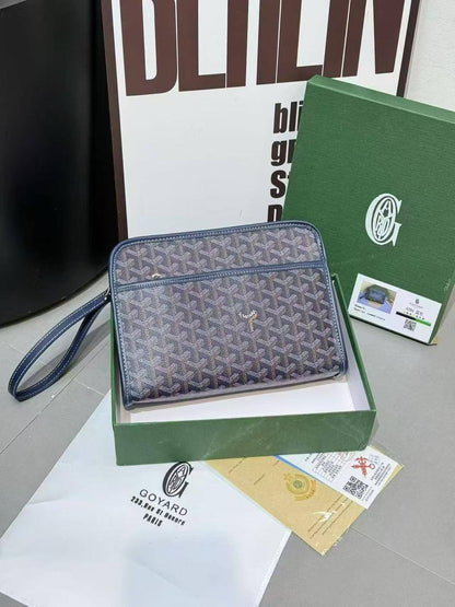 🌈 Goyard Clutch
1️⃣ First quality +🎁
Size : 25 * 21 cm
80 dhs❤️
with box 🎁

Zain115
♥️♥️♥️