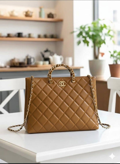 CHANEL 2024s
sʜᴏᴘᴘɪɴɢ ᴄᴏᴄᴏ ᴍᴇᴛᴀʟ ʜᴀɴᴅʟᴇ
CAVIAR LEATHER ᴍᴀᴛᴇʀɪᴀʟ
ᴡɪᴛʜ ᴄʜᴀɪɴ ʟᴇᴀᴛʜᴇʀ sᴛʀᴀᴘ
sɪᴢᴇ : 36 cm

110 dhs🪙🌺

Zain31
♥️♥️♥️