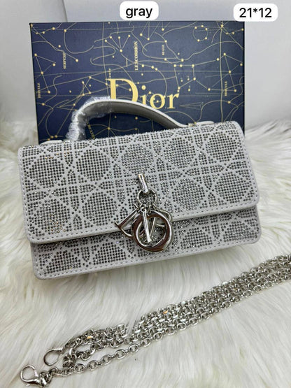 💎 Lady  Dior
1️⃣ First Quality +🎁
Size: 26 ~ 21 cm
90 dhs✅
with Box🎁

Zain115
♥️♥️♥️
