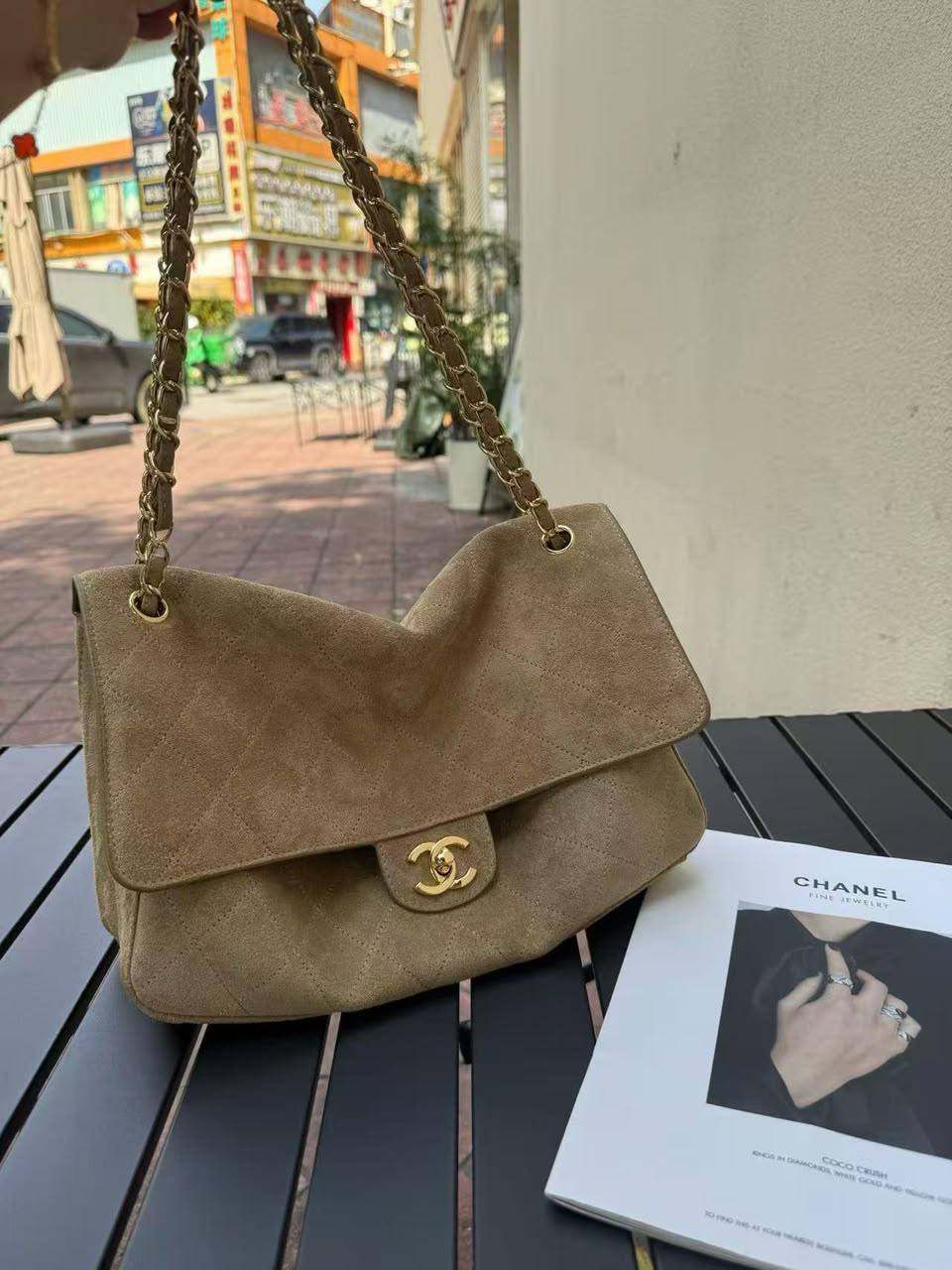Chanel
Master🌺🌺
360 dhs💛

Zain153
♥️♥️♥️