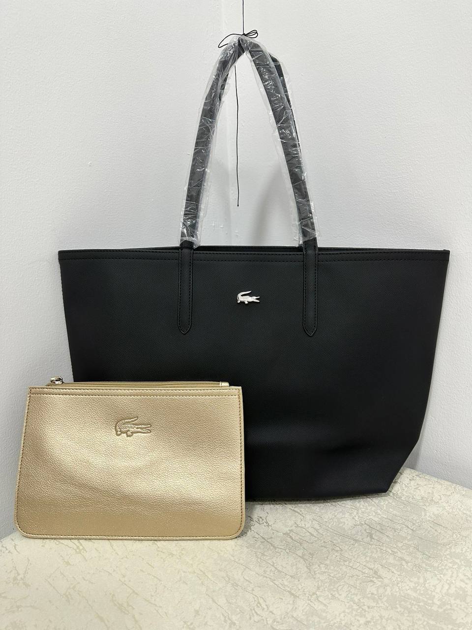 Lacoste
70 dhs💓

Zain07
♥️♥️♥️