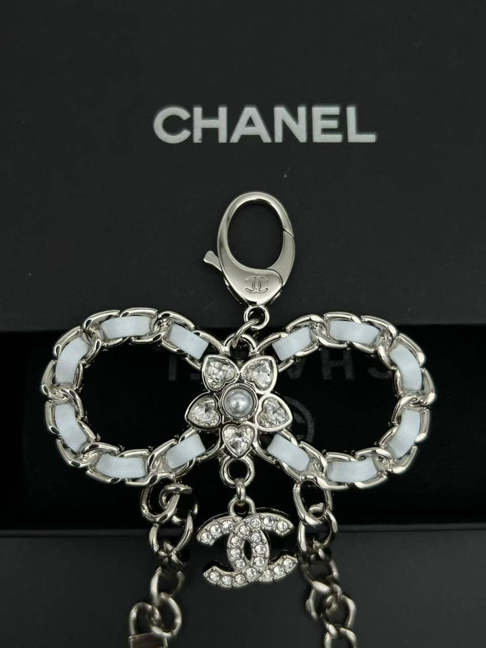 Key Chain 
Master quality 💯
With normal boxes 🗃️ 
50 dhs💓
With master box 📦 
65 dhs💓

Zain216
♥️♥️♥️