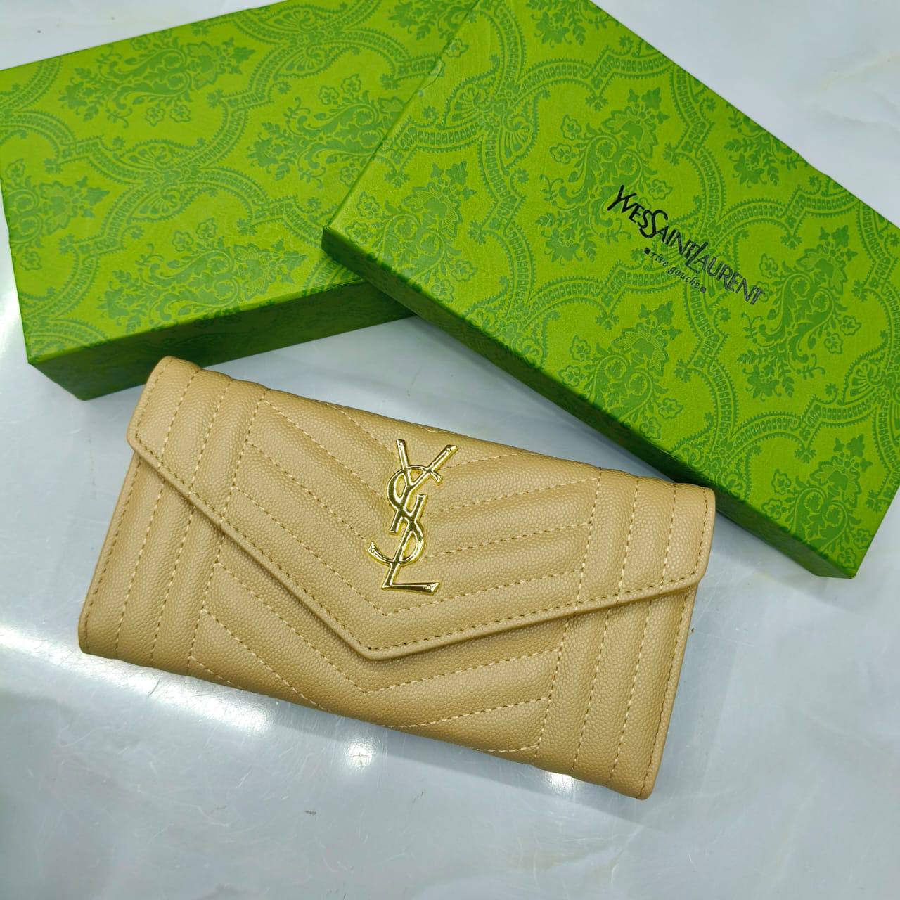 TRI-FOLD 𝗟𝗢𝗡𝗚 WALLET

WITH BOX
🎁🎁🎁

30 dhs🪙🌨️

Zain31
♥️♥️♥️