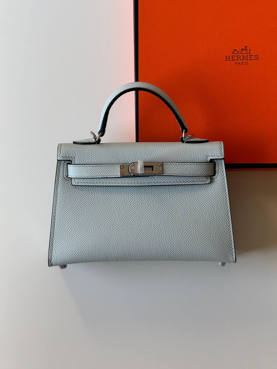 Hermes
minikelly 19cm💕
master quality😍with box❤️
340 dhs❤️💚❤️💚

Zain52
💚❤️💚