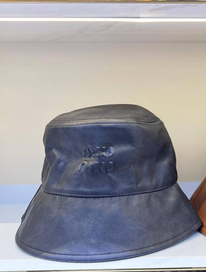 BUCKET HAT 

FREE SIZE 
70 dhs🇦🇪🇦🇪🇦🇪

Zain88
♥️♥️♥️