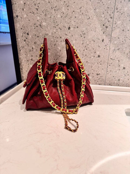 Chanel
Best quality 

with box’s 

120 dhs✅
size 20 CM

Zain290
♥️♥️♥️