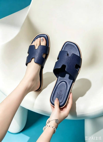 Hermes
70 dhs🇦🇪🇦🇪
size 36 to 41

Zain161
♥️♥️♥️