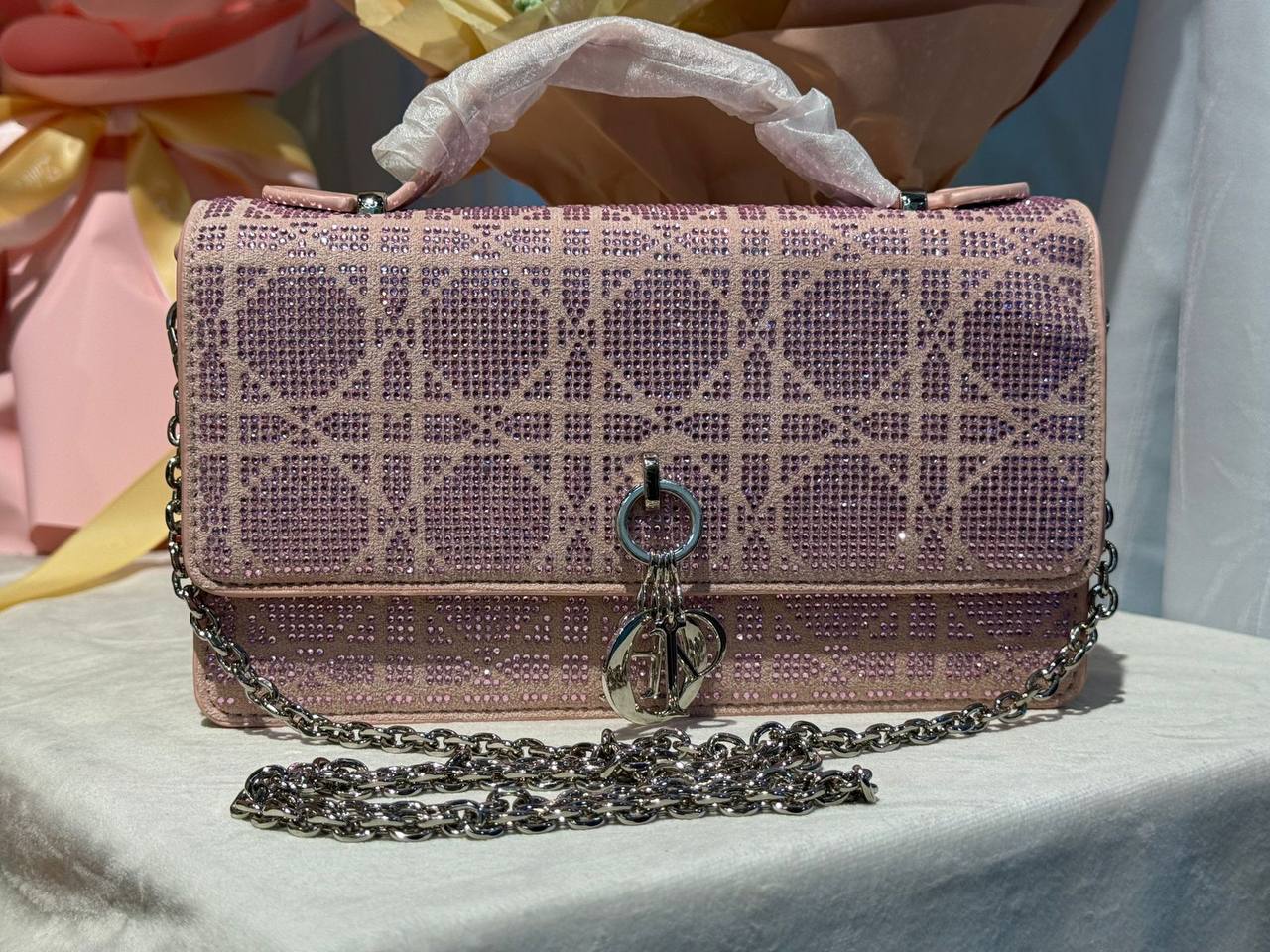 DIOR
COPY A quality 
22cm 

with box
🎁🎁🎁

180 dhs✅

Zain44
♥️♥️♥️