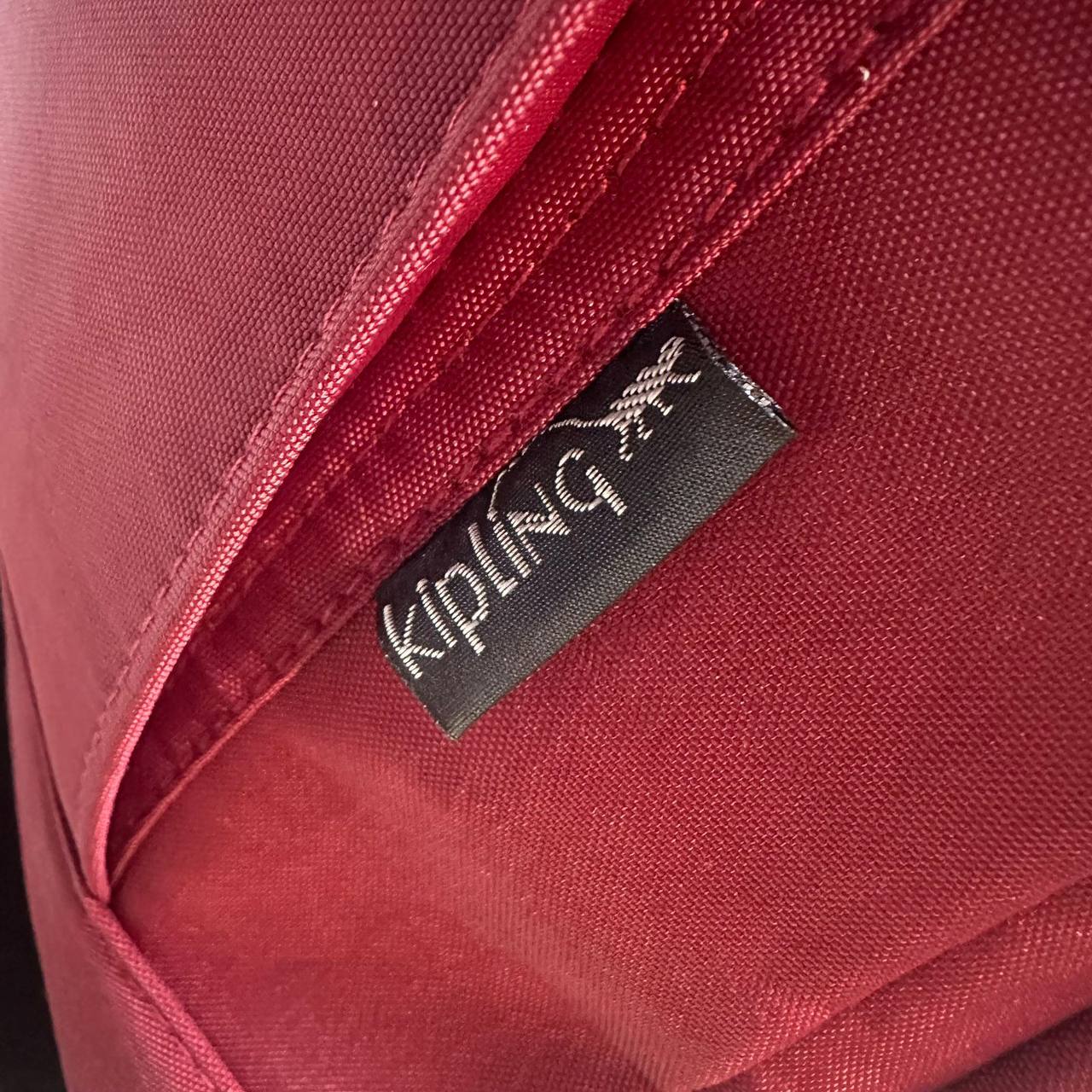 Kipling luggage 

good quality 

special offer 

120 dhs…🇦🇪🇦🇪
Zain295
♥️♥️♥️