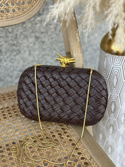 BOTTEGA VENETA
20cm
380 dhs🗽
Top quality 
With box🎁

Zain167
♥️♥️♥️