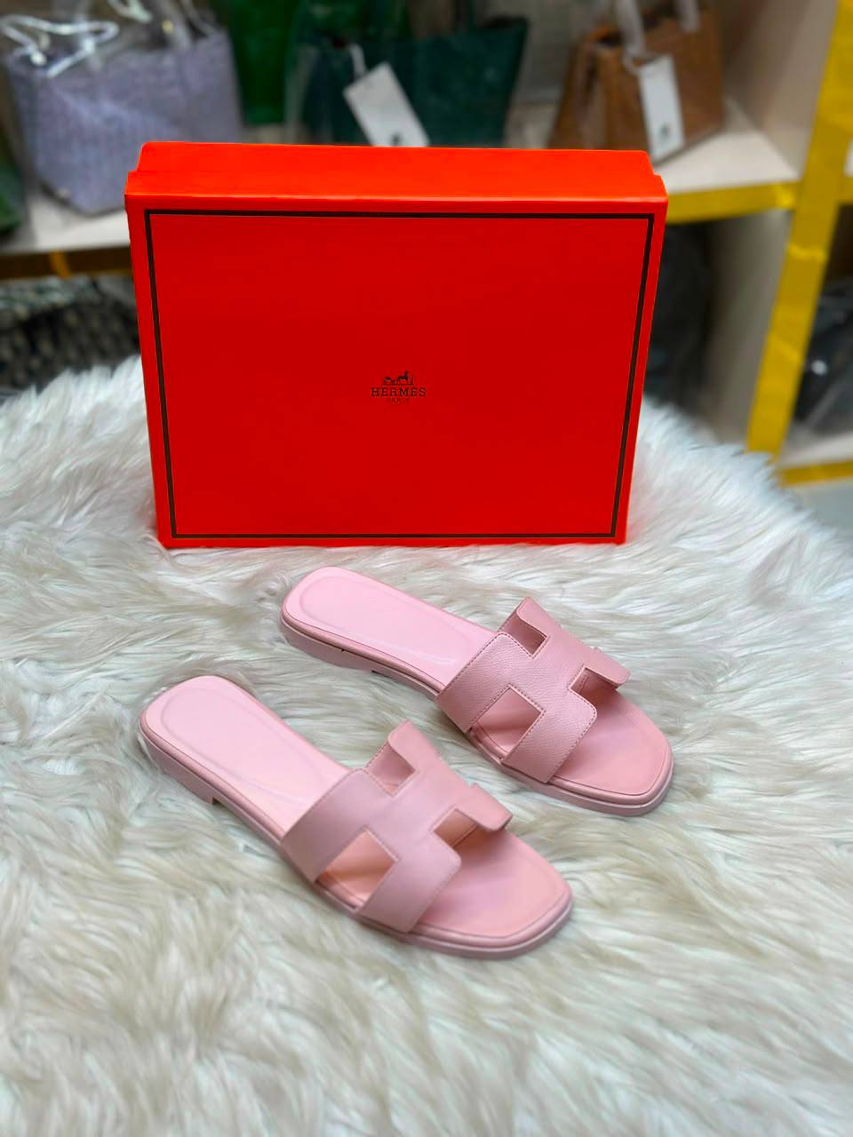 Hermes
Size:36 to 41
90 dhs🇦🇪🇦🇪

Zain241
♥️♥️♥️