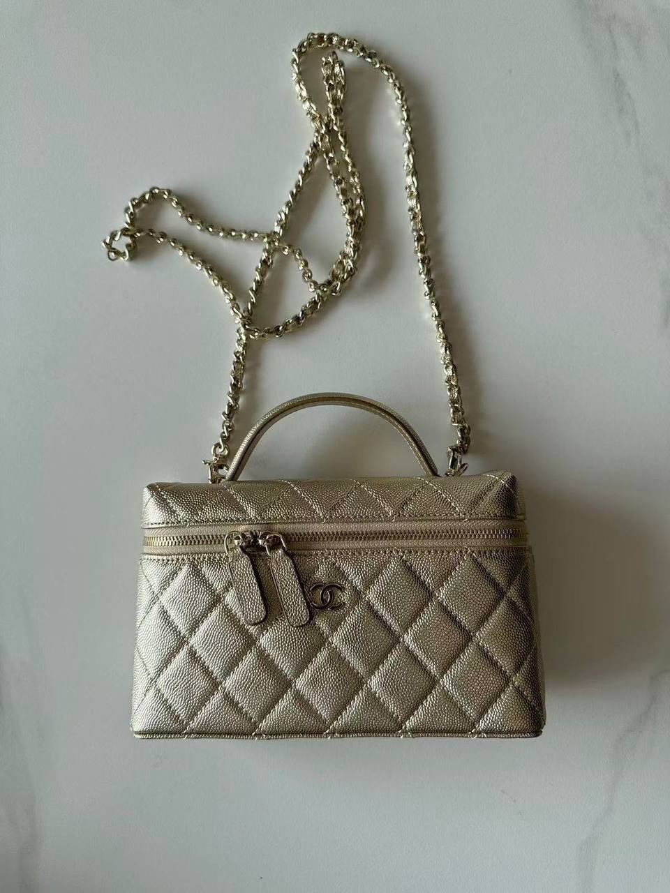 Chanel Classic Vanity 

With Chain✅ 

Size 19 cm
For Price 👇 WhatsApp✅
0568585901 
0507557372
0552275751 Owner Zain 👌

Zain274
♥️♥️♥️