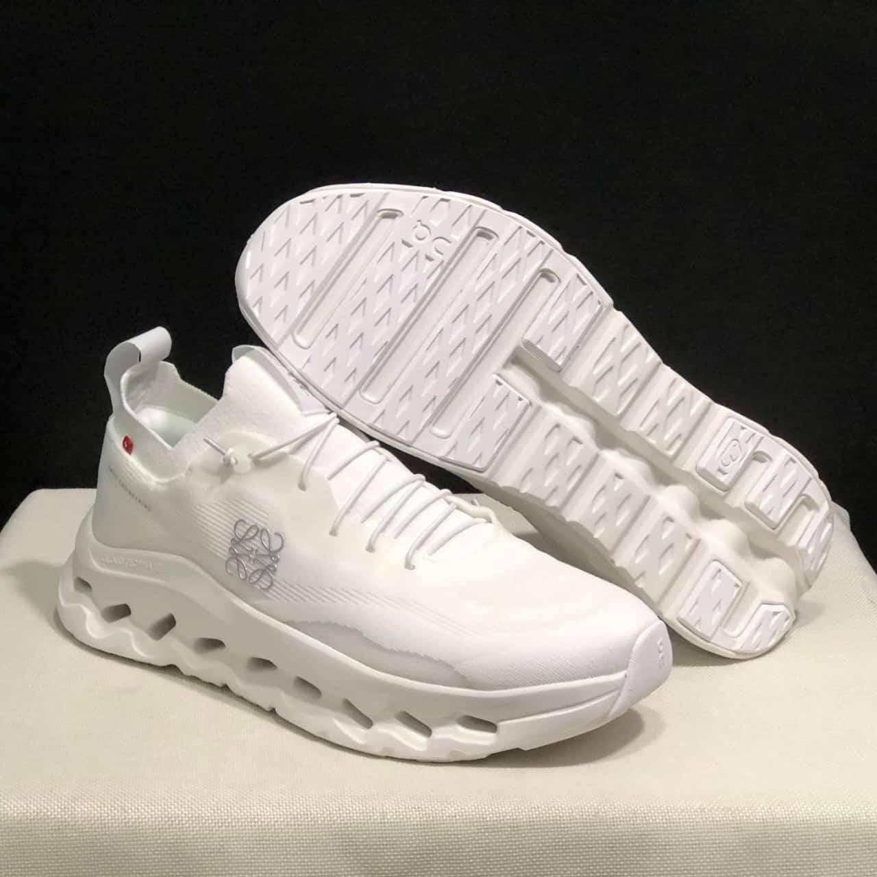 Loewe 
Size:36 to 45
130 dhs💓

Zain241
♥️♥️♥️