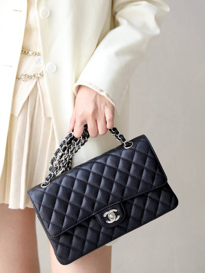 Chanel

110 dhs🇦🇪🇦🇪🇦🇪

With box
25 cm

Zain219
♥️♥️♥️