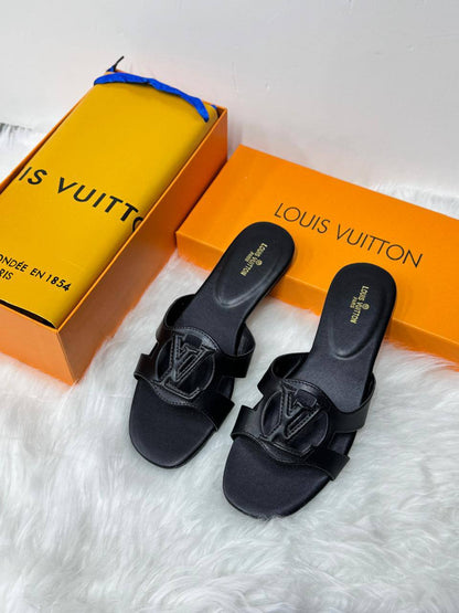 LV
Size 36-41

90 dhs🪙🌺

Zain21
♥️♥️♥️