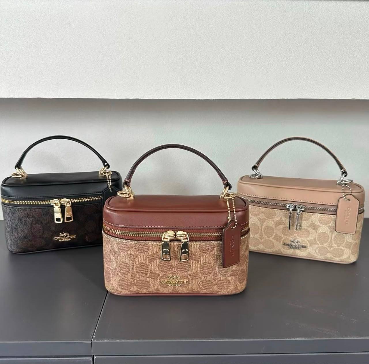 Coach
100 dhs✅
High-quality with box

Zain35
♥️♥️♥️