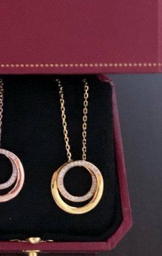 CARTIER
Necklace & Earing 
MASTER🍁🍃
With normal box 🎁
50 dhs🪙💚

With Master box 🎁
80 dhs💚

Zain263
♥️♥️♥️