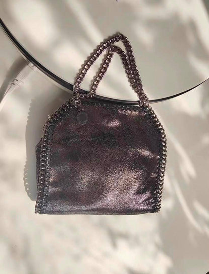 Stella
110 dhs🇦🇪🇦🇪
Size：20cm
good-quality with box

Zain35
♥️♥️♥️