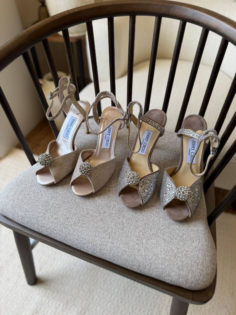 Jimmy Choo
𝑨𝑨𝑨 𝑸𝑼𝑨𝑳𝑰𝑻𝒀👌👌
𝑺𝑰𝒁𝑬 {35 𝒕𝒐 42}
550 dhs✅

Zain81
♥️♥️♥️
