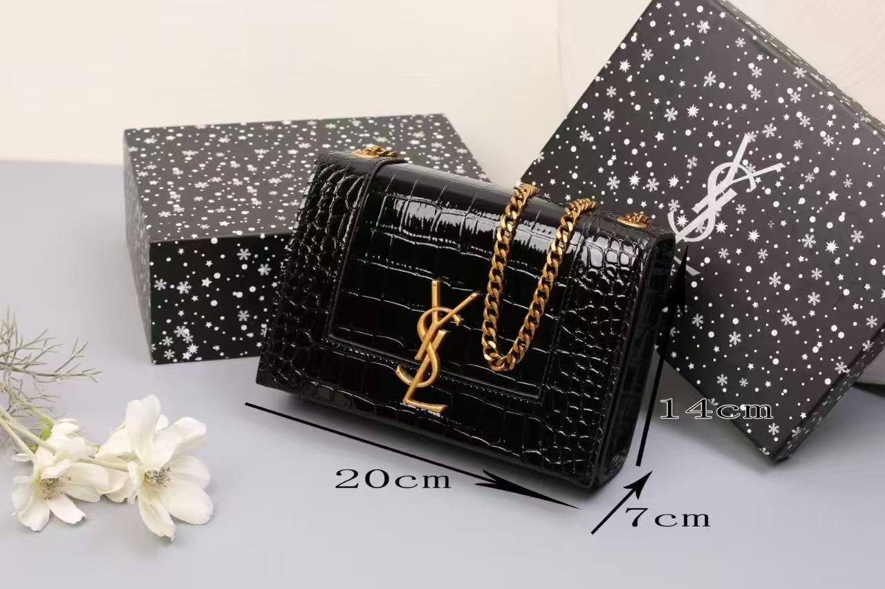 YSL 
SIZE 19cm
With box
90 dhs✅

Zain148
♥️♥️♥️