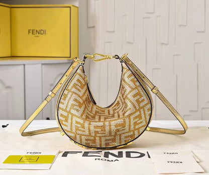 Fendi

For Price 👇 WhatsApp✅
0568585901 
0507557372
0552275751 Owner Zain 👌

Zain192
♥️♥️♥️