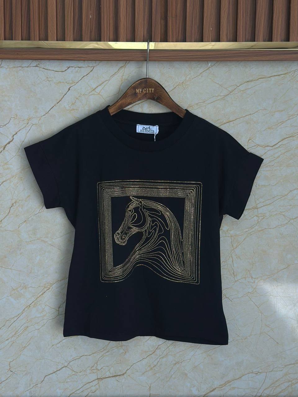 HERMES
Women’s Tshirt 
Master Quality 
SML
280 dhs💓

Zain276
♥️♥️♥️